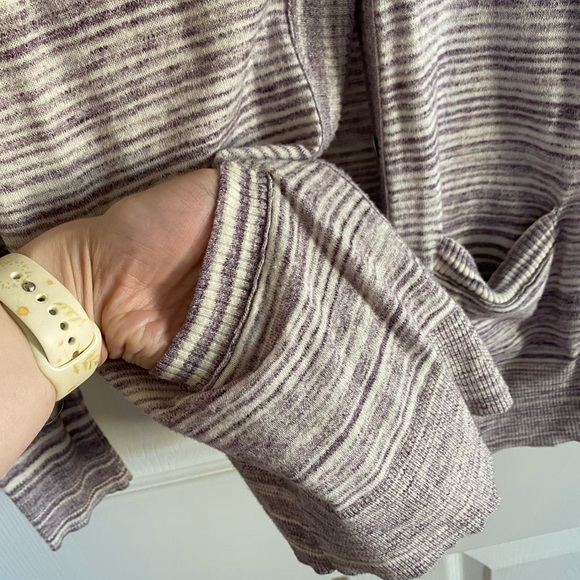 Purple cream heathered GAP button up V neck sweater - Picture 3 of 6